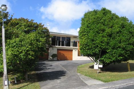 Photo of property in 8 Garmons Way, Castor Bay, Auckland, 0620