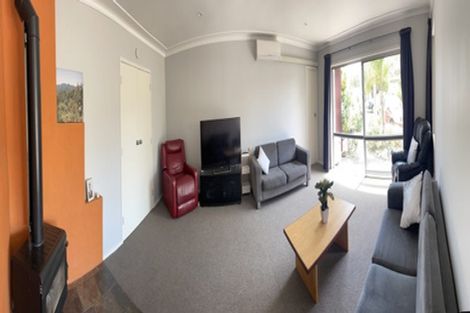 Photo of property in 4 Towra Place, Botany Downs, Auckland, 2010