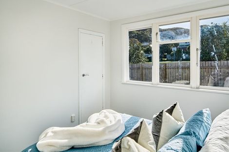 Photo of property in 38a Victory Crescent, Tawa, Wellington, 5028
