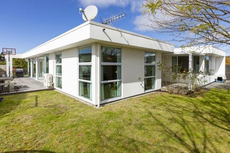 Photo of property in 15 Magnolia Rise, Waipahihi, Taupo, 3330