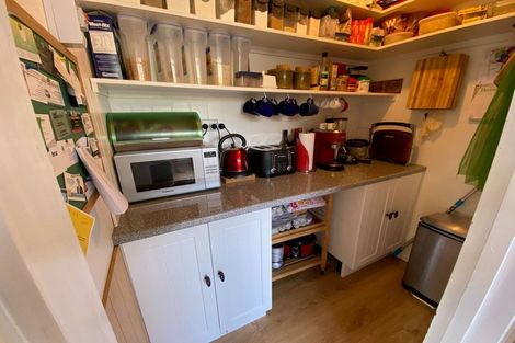 Photo of property in 9 Truscott Grove, Awapuni, Palmerston North, 4412