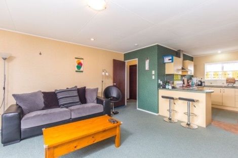 Photo of property in 2/50 Kenderdine Road, Papatoetoe, Auckland, 2025