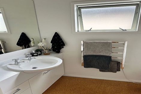 Photo of property in 2/39 Derby Street, St Albans, Christchurch, 8014