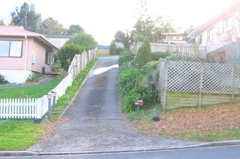 Photo of property in 13 Springtide Place, Red Beach, 0932