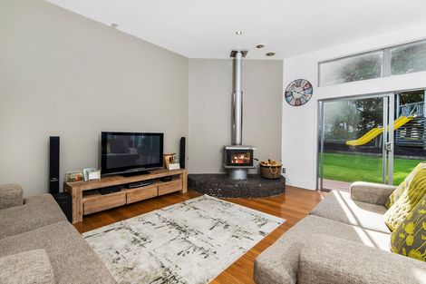 Photo of property in 6 Karioitahi Road, Waiuku, 2123