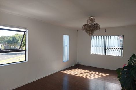 Photo of property in 42 Everglade Drive, Goodwood Heights, Auckland, 2105