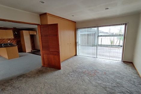 Photo of property in 58 Lewisham Street, Highland Park, Auckland, 2010