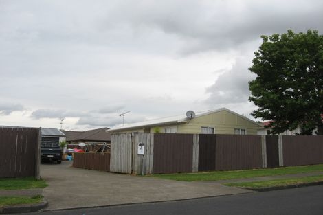 Photo of property in 68 Kayes Road, Pukekohe, 2120