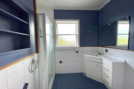 Photo of property in 4 Kervil Avenue, Te Atatu Peninsula, Auckland, 0610