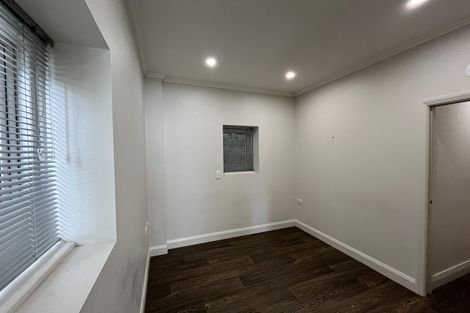 Photo of property in Fountain Court Flats, 48 Oriental Parade, Oriental Bay, Wellington, 6011