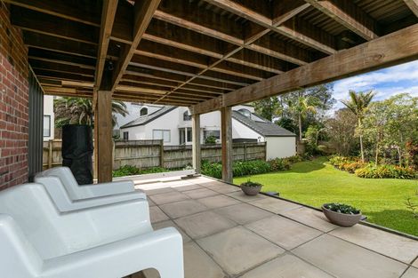 Photo of property in 47 Forrest Hill Road, Milford, Auckland, 0620