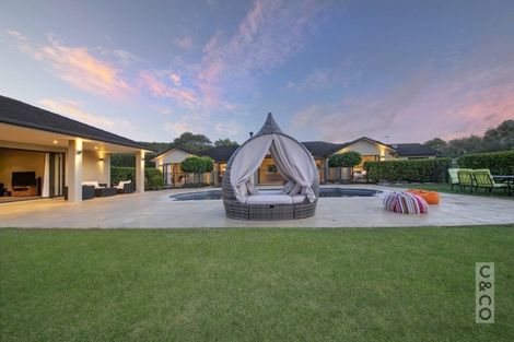 Photo of property in 1030 Peak Road, Helensville, 0875