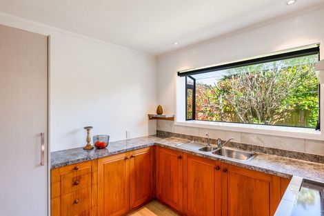 Photo of property in 29 Rosebank Grove, Waikanae, 5036