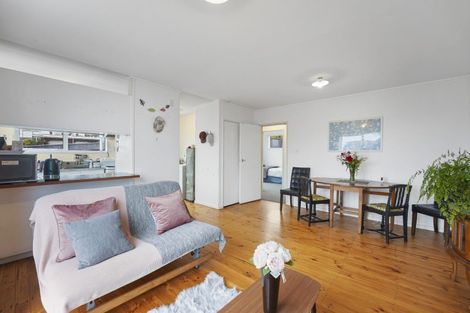 Photo of property in 21a Oakleigh Street, Maungaraki, Lower Hutt, 5010