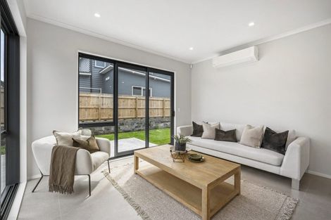 Photo of property in 5 Owen Chapman Drive, Red Beach, 0932