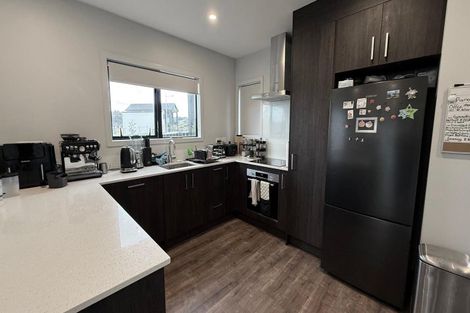 Photo of property in 106 Te Oneroa Way, Long Bay, Auckland, 0630