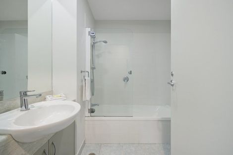 Photo of property in 10/12 Maunganui Road, Mount Maunganui, 3116