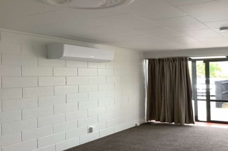 Photo of property in 2/86 Picton Avenue, Riccarton, Christchurch, 8011