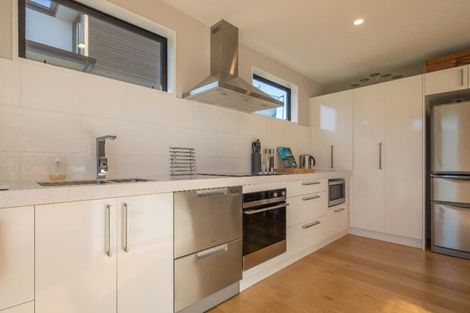 Photo of property in 9 Kamahi Street, Wanaka, 9305