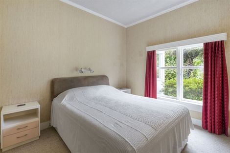 Photo of property in 32 Waitohu Road, York Bay, Lower Hutt, 5013