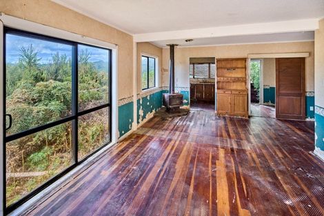 Photo of property in 71 Logie Street, Stokes Valley, Lower Hutt, 5019