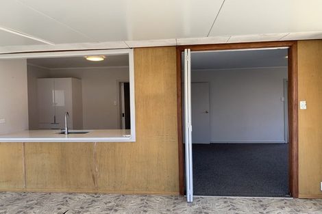 Photo of property in 90 Matipo Road, Te Atatu Peninsula, Auckland, 0610