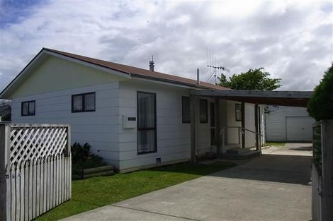 Photo of property in 14 Dellys Grove, Levin, 5510