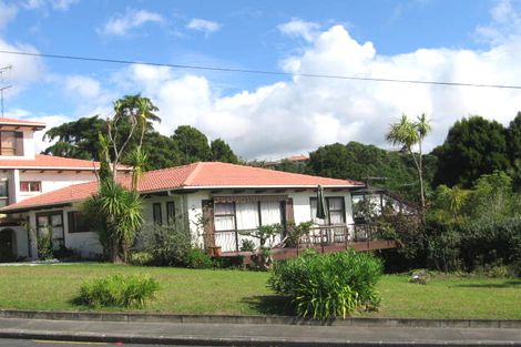 Photo of property in 2/918 Beach Road, Waiake, Auckland, 0630