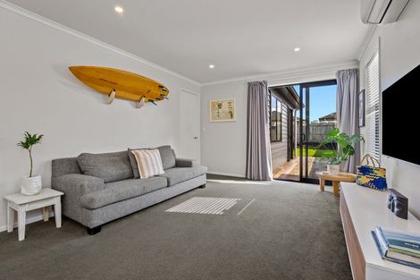 Photo of property in 24 Ahunga Road, Karaka, Papakura, 2113