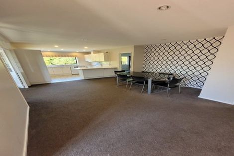 Photo of property in 15b Kinapori Terrace, Newlands, Wellington, 6037