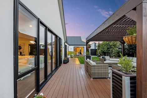 Photo of property in 6 Waitikiri Square, Parklands, Christchurch, 8083