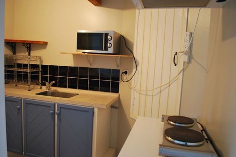Photo of property in 5 Beaudine Avenue, Glenfield, Auckland, 0629