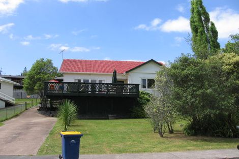 Photo of property in 52 Gatman Street, Birkdale, Auckland, 0626