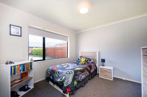 Photo of property in 43 Geneva Terrace, Kelvin Grove, Palmerston North, 4414