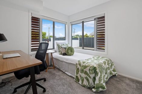 Photo of property in 18 Ridge Road, Waiake, Auckland, 0630