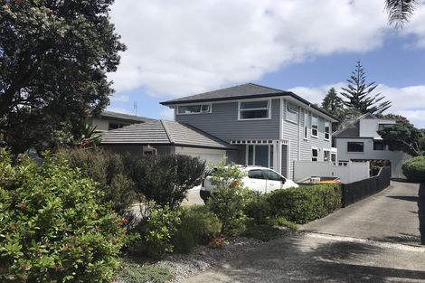 Photo of property in 63a Walton Street, Red Beach, 0932