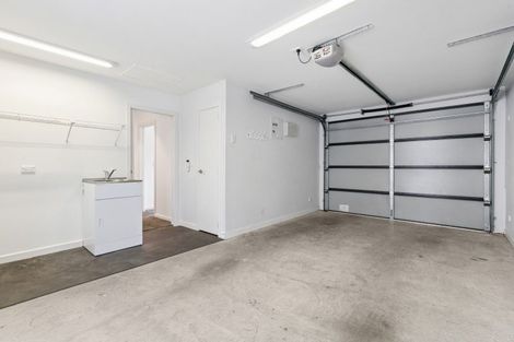 Photo of property in 11a Pinkerton Grove, Newlands, Wellington, 6037