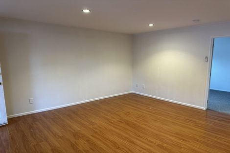 Photo of property in 31 Newington Road, Henderson, Auckland, 0612