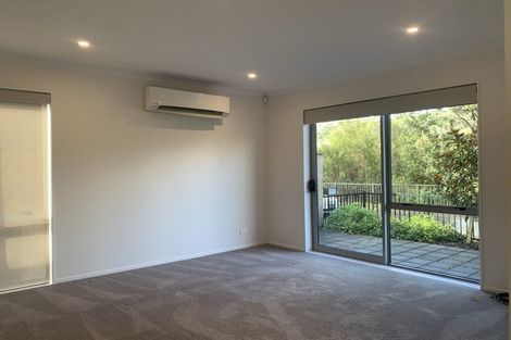 Photo of property in 7 Muriels View Lane, Massey, Auckland, 0614