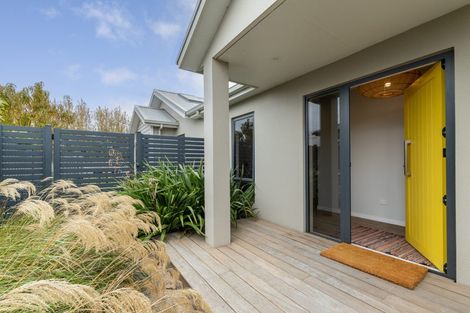 Photo of property in 2 Willowbrook Place, Clive, 4102