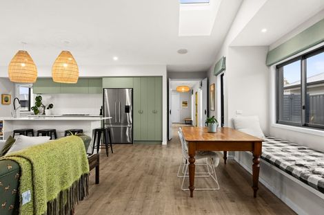 Photo of property in 2 Willowbrook Place, Clive, 4102