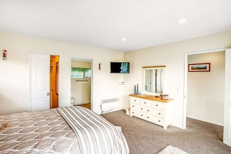 Photo of property in 4 Bluff Street, Coalgate, 7673