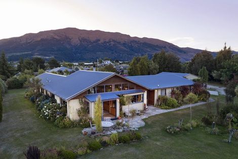 Photo of property in 28 Moraine Terrace, Lake Hawea, 9382