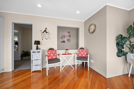 Photo of property in 6 Harbour Lights Close, West Harbour, Auckland, 0618