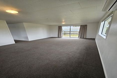 Photo of property in 71 Queenwood Road, Levin, 5510