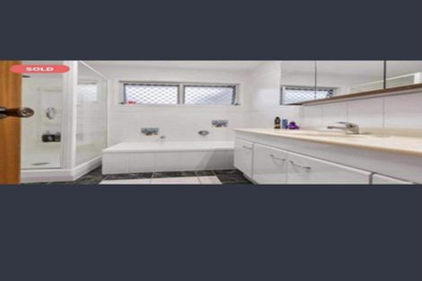 Photo of property in 9 Forsythe Place, Massey, Auckland, 0614