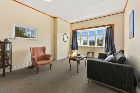 Photo of property in 26 Woburn Road, Northland, Wellington, 6012