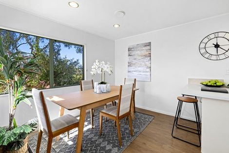 Photo of property in 18 Edgeworth Road, Glenfield, Auckland, 0629