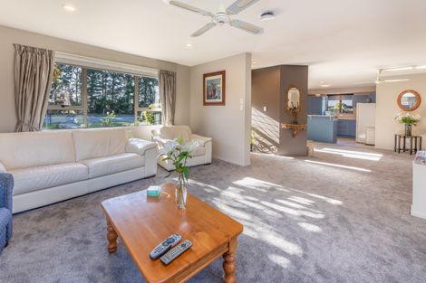 Photo of property in 32 Masefield Drive, Rolleston, 7614