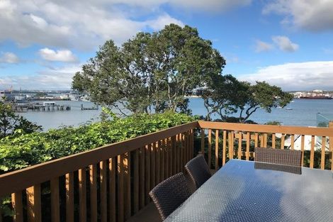 Photo of property in 15/1a Stanley Point Road, Stanley Point, Auckland, 0624